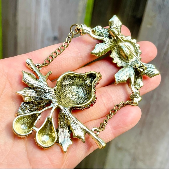 Large Christmas Swing Red Cardinal Brooch Rhinestone Cardinal Pin Christmas Pin - Picture 6 of 8